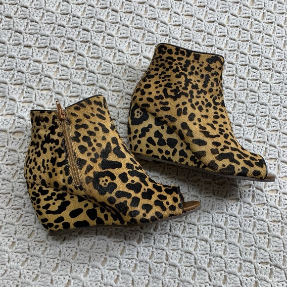 Naughty Monkey Women Brown Wedges Size 8 Upper Leather Animal‎ Leopard Print - Picture 2 of 10